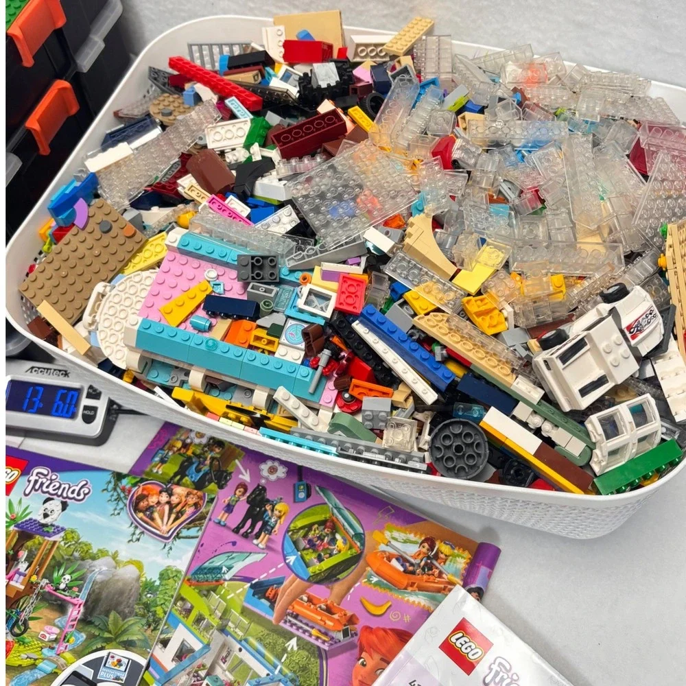 LEGO Friends Creator 14 LB Bulk Lot + 50 Minifigures + 7 Manuals + 4 Storage Box